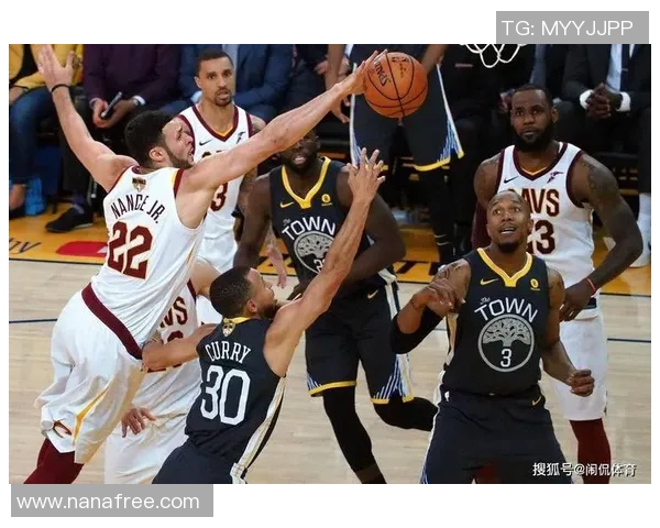 2015年NBA总决赛第五场勇士逆转骑士夺冠的精彩瞬间与关键时刻回顾