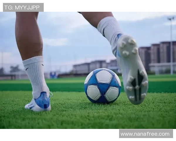 从零基础到球场高手：全面解析学踢足球的技巧与训练方法